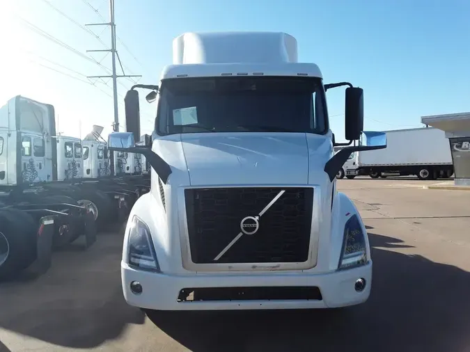 2020 VOLVO VNR64T-640