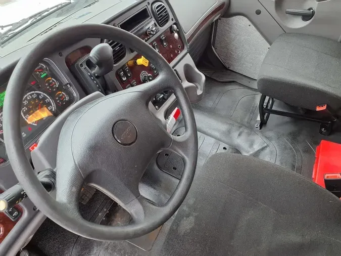 2020 FREIGHTLINER/MERCEDES M2 106