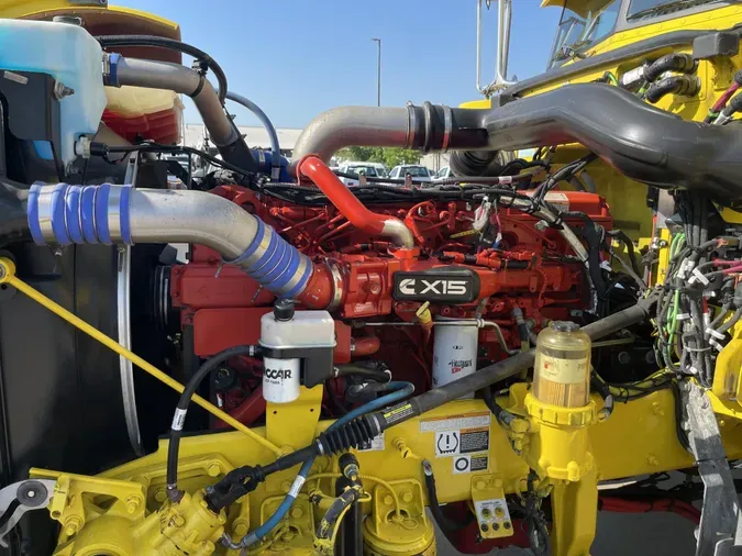 2023 Peterbilt 389