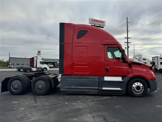 2021 FREIGHTLINER CA126