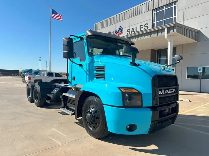 2020 MACK AN64T