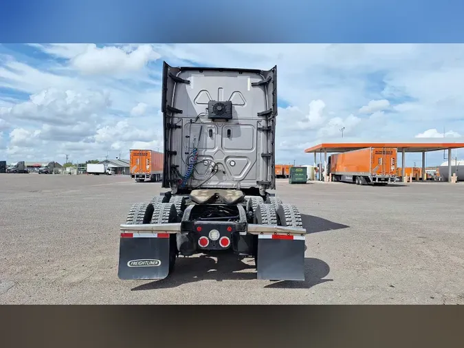 2023 Freightliner Cascadia 126