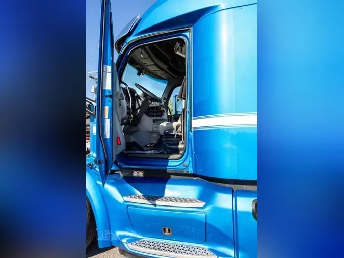 2022 PETERBILT 579