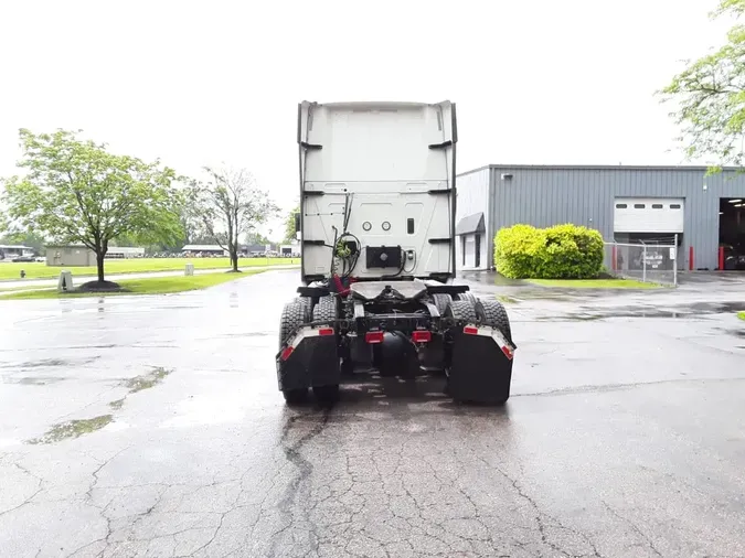 2019 NAVISTAR INTERNATIONAL LT625 SLPR CAB