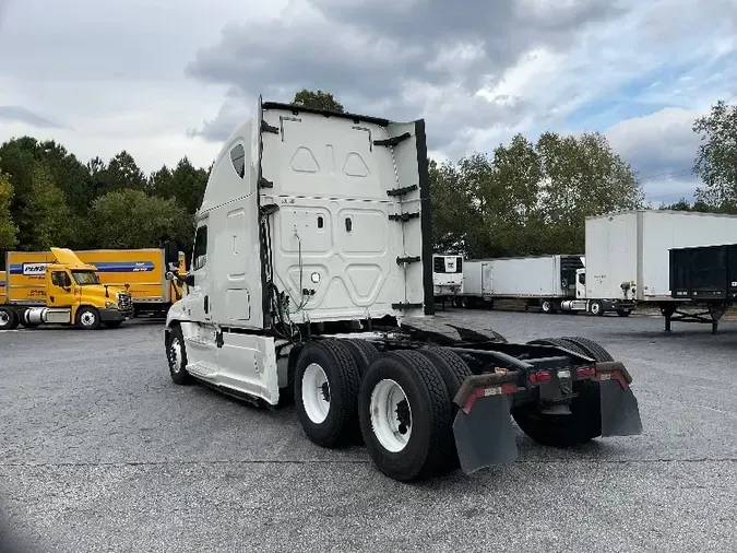 2018 Freightliner X12564ST