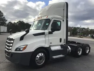 2020 FREIGHTLINER CA126