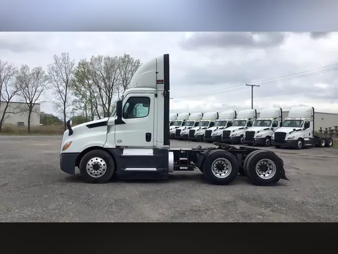 2019 Freightliner Cascadia 126