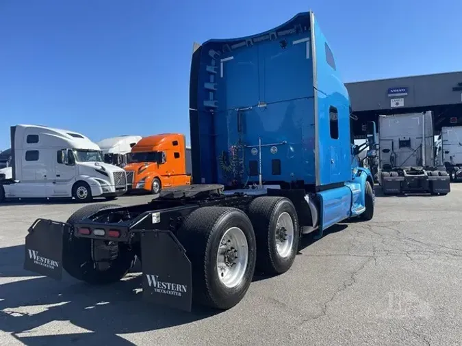 2022 PETERBILT 579