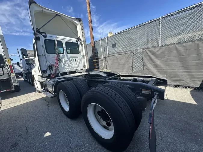 2019 FREIGHTLINER/MERCEDES CASCADIA 125