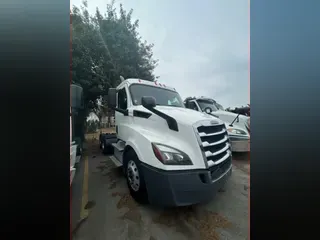 2019 FREIGHTLINER NEW CASCADIA 116