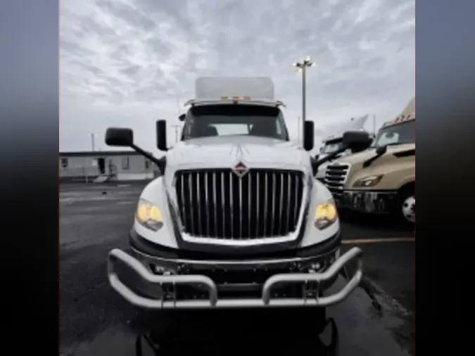 2019 NAVISTAR INTERNATIONAL LT625 DAYCAB T/A
