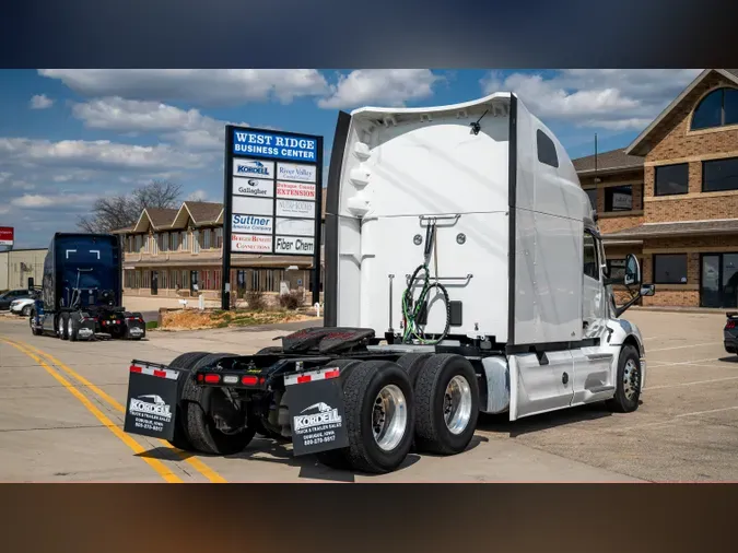 2023 PETERBILT 579