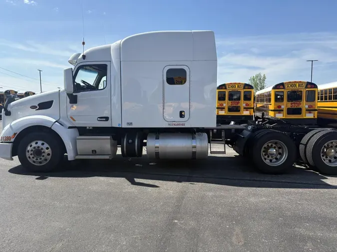 2022 Peterbilt 57985a0f877e3c1b69f570b3d745b7f8090