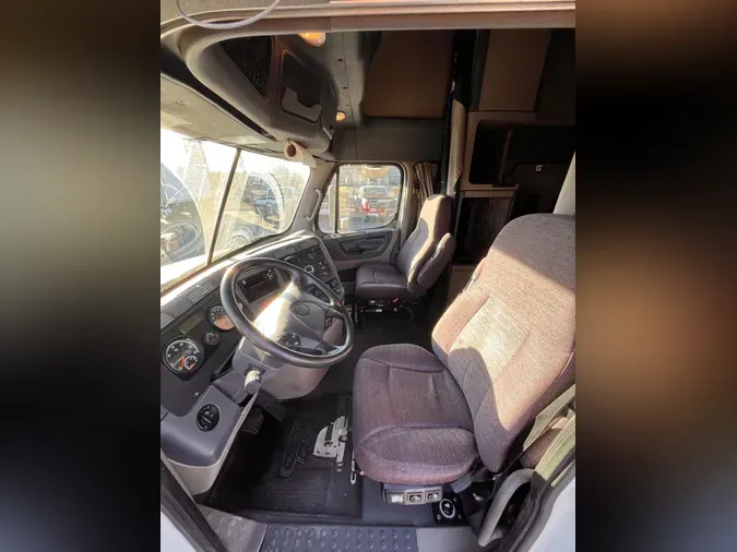 2020 Freightliner Cascadia