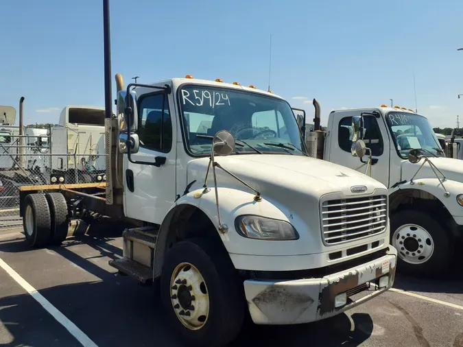 2015 FREIGHTLINER/MERCEDES M2 106