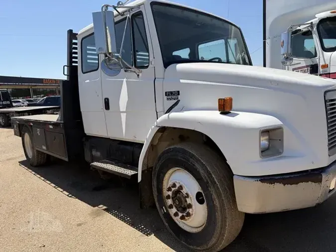 2001 FREIGHTLINER FL7085a5c35f381e5b2067d21ebf68764381