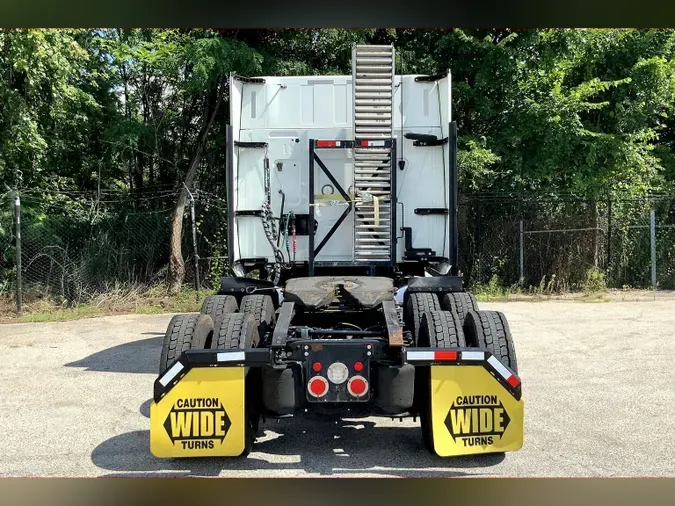 2022 INT LT625 6x4