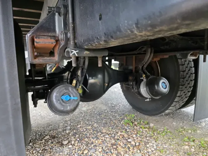 2018 FREIGHTLINER M2 106