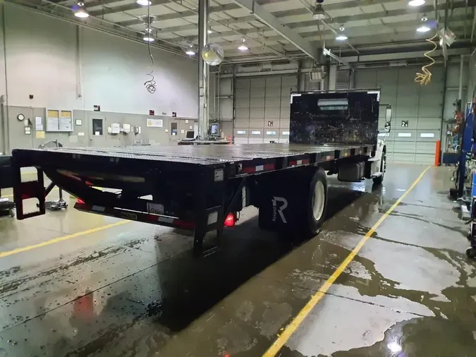 2019 FREIGHTLINER M2 106
