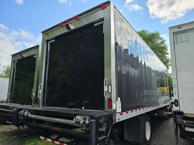 2016 FREIGHTLINER/MERCEDES M2 106