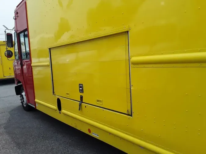 2017 FRTLR CUSTOM CHASSIS CORP MT55