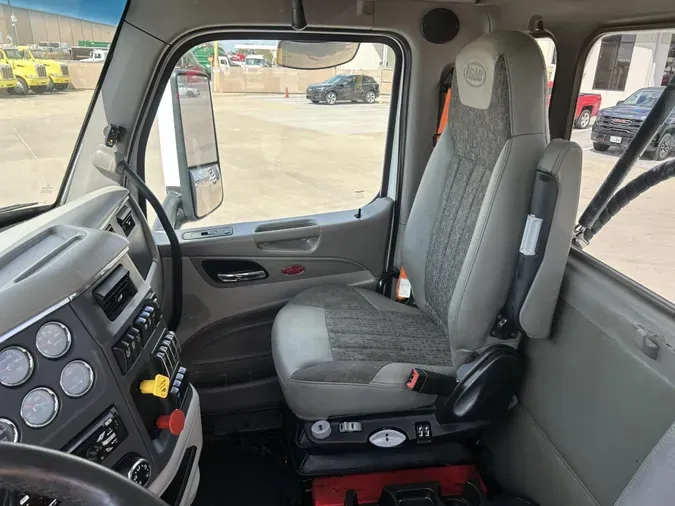 2020 Peterbilt 567