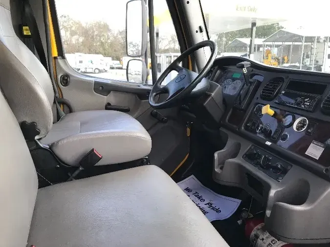 2018 Freightliner M2