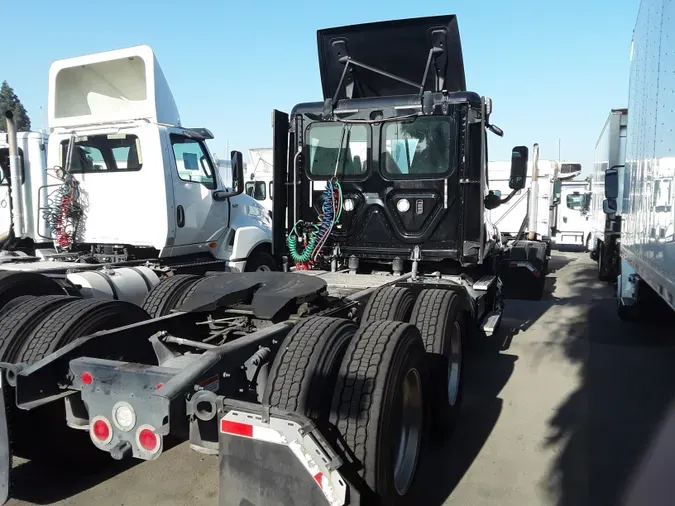 2018 FREIGHTLINER/MERCEDES CASCADIA 125