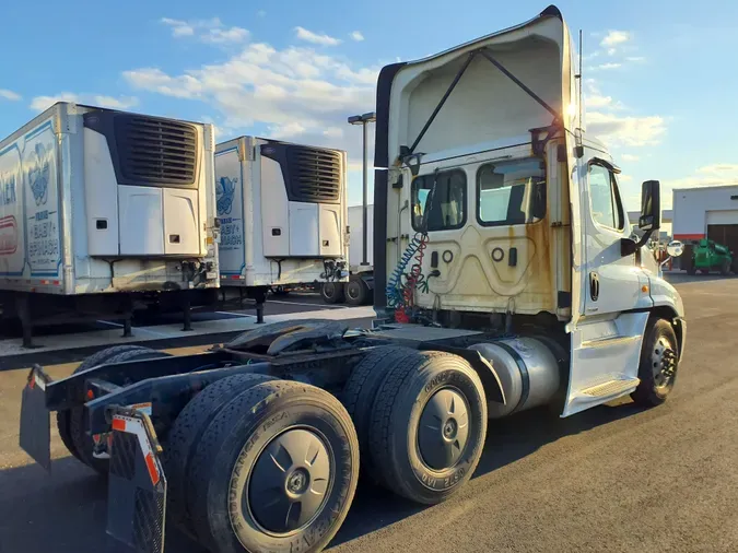 2019 FREIGHTLINER/MERCEDES CASCADIA 125