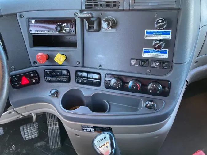 2019 FREIGHTLINER/MERCEDES CASCADIA 12585bdfa1ce84951914ab82e0819afee1c