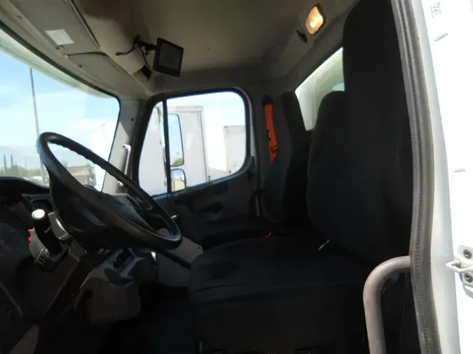 2019 Freightliner Business Class M2 106