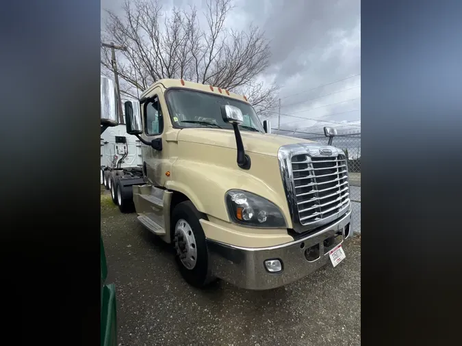 2016 FREIGHTLINER/MERCEDES CASCADIA 12585c85023988bb4997076cb2f5e499217