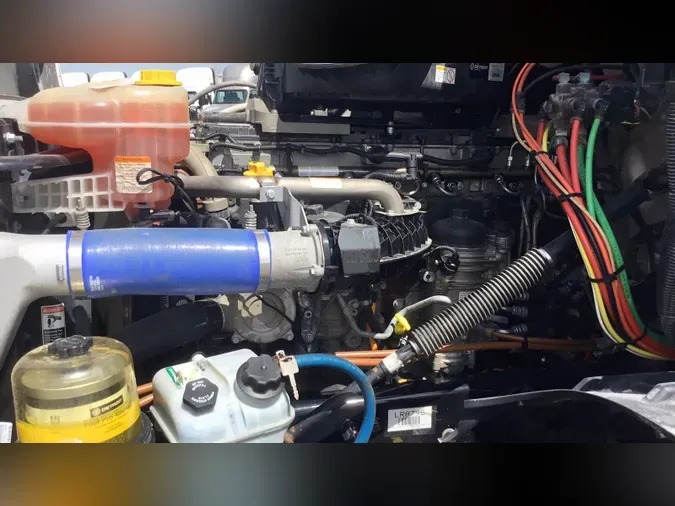 2020 Freightliner Cascadia 126