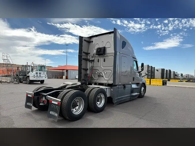 2023 Freightliner Cascadia 126