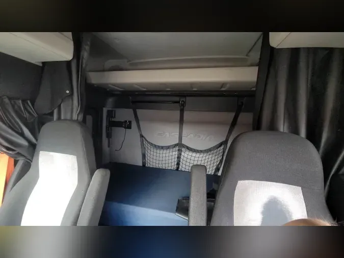 2020 Freightliner Cascadia 126