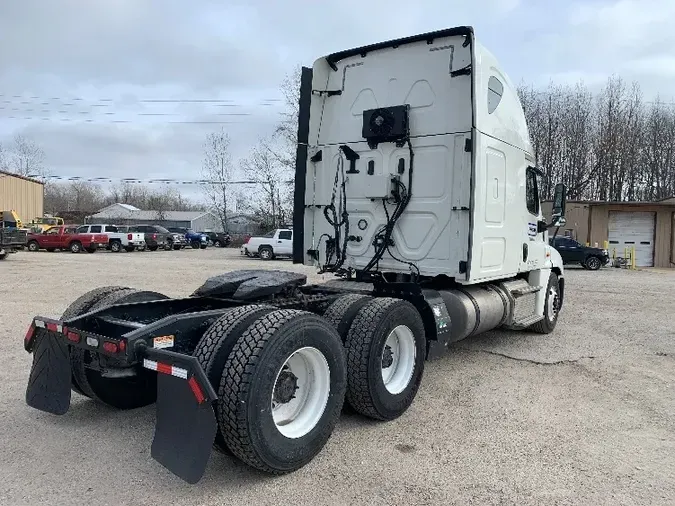 2019 Freightliner X12564ST