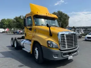 2016 FREIGHTLINER X12564ST