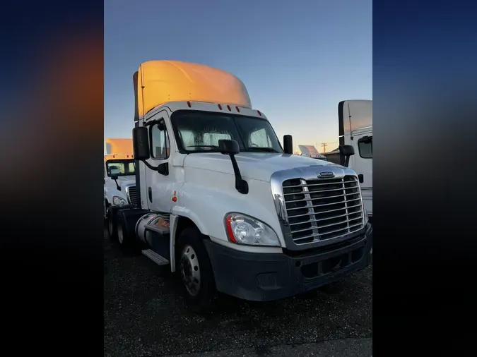 2018 FREIGHTLINER/MERCEDES CASCADIA 125