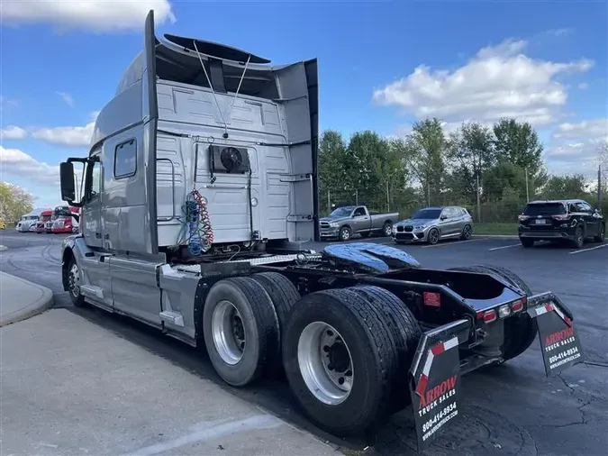 2018 VOLVO VNL730