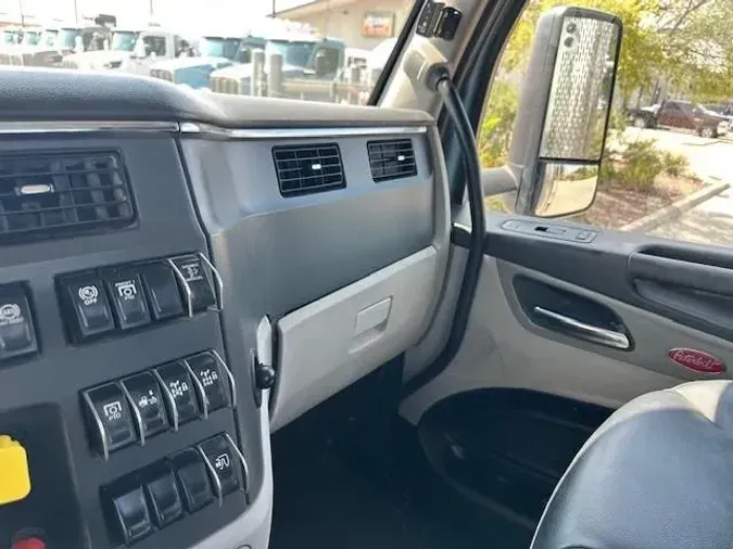 2022 Peterbilt 567