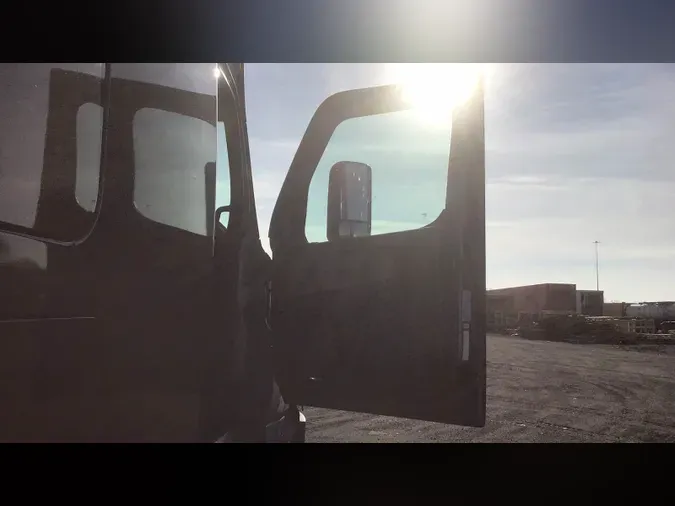 2020 Freightliner Cascadia 126