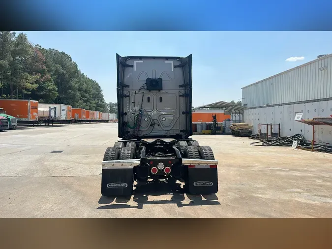 2022 Freightliner Cascadia 126