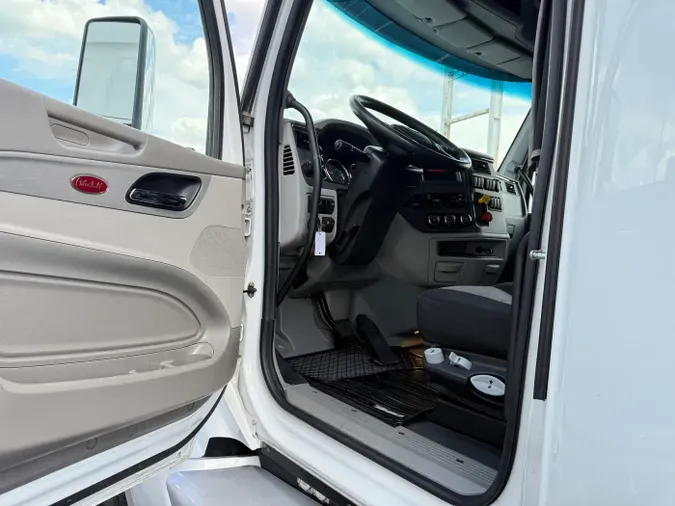 2022 Peterbilt 579