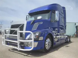 2015 VOLVO VNL64T780
