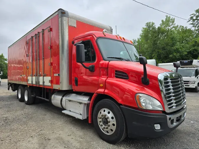 2015 FREIGHTLINER/MERCEDES CASCADIA 113