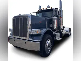 2023 Peterbilt 389