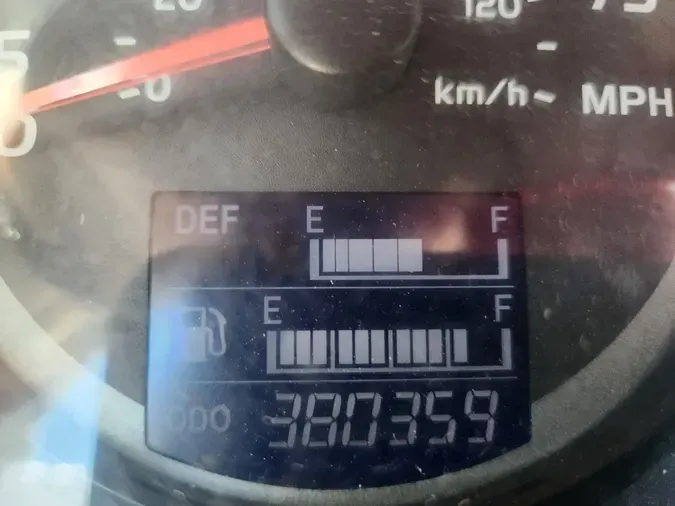 2017 HINO 338