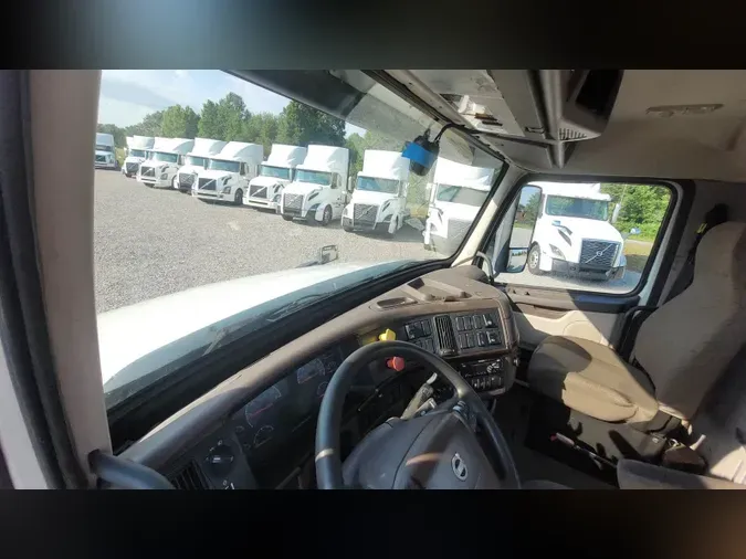 2018 Volvo VNL300