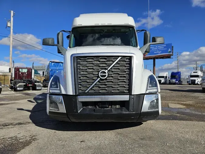 2022 VOLVO VNL64T760