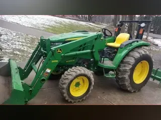 2017 John Deere 4066M